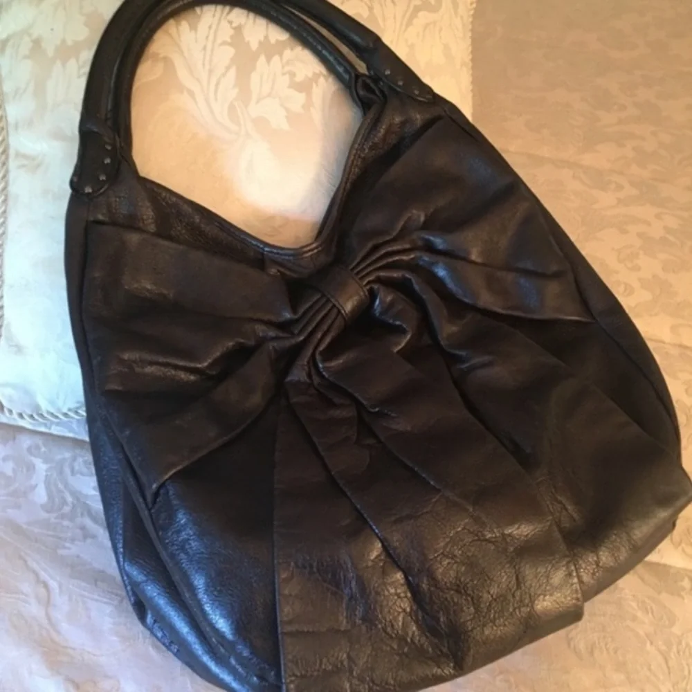 Betsey Johnson RARE!!!! Fantastic!!! Vintage Leather Bow Hobo - Picture 11 of 12